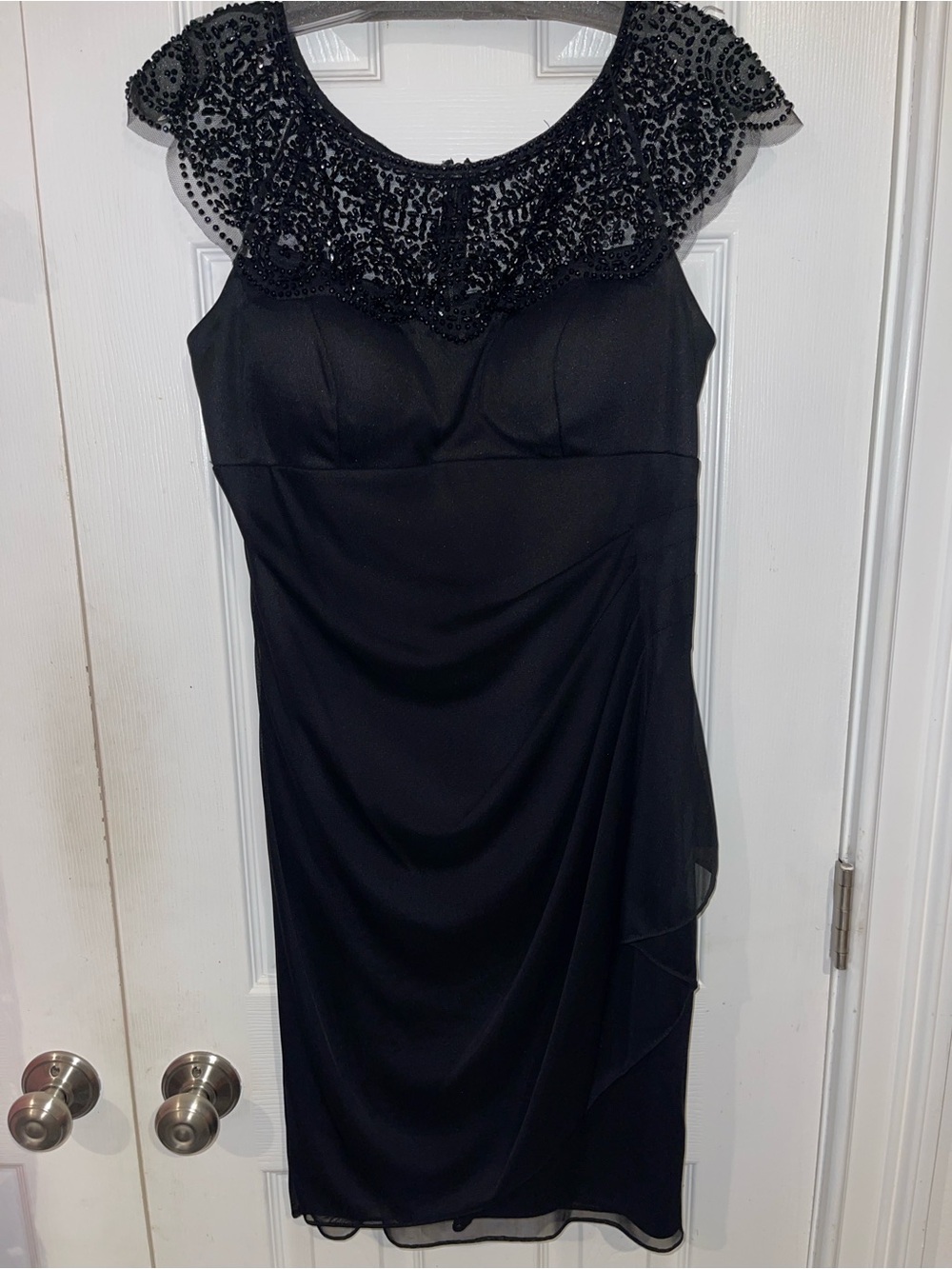 XSCAPE by Joanna Chen Black Beaded Cap-Sleeve Cocktail Dress Sz 10 SKU: 0915-25